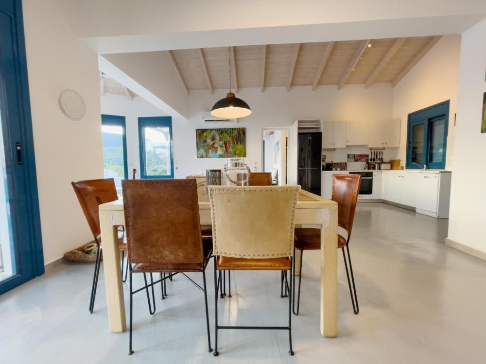 Zidanos Luxurious Sea Front Villa Marantochori Экстерьер фото