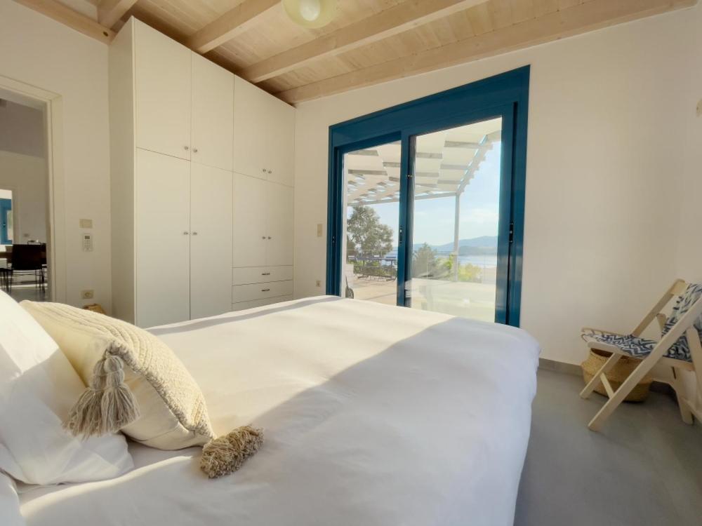 Zidanos Luxurious Sea Front Villa Marantochori Экстерьер фото