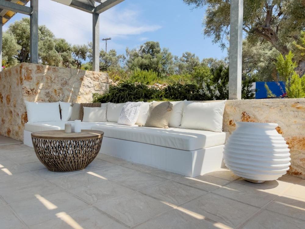 Zidanos Luxurious Sea Front Villa Marantochori Экстерьер фото