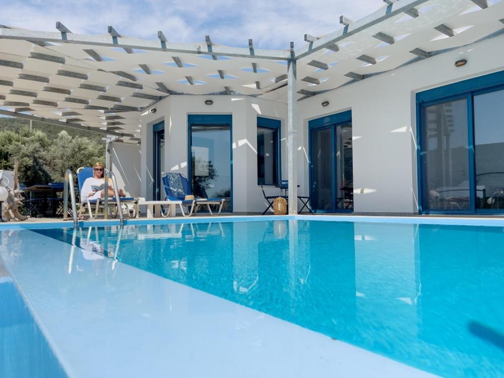 Zidanos Luxurious Sea Front Villa Marantochori Экстерьер фото