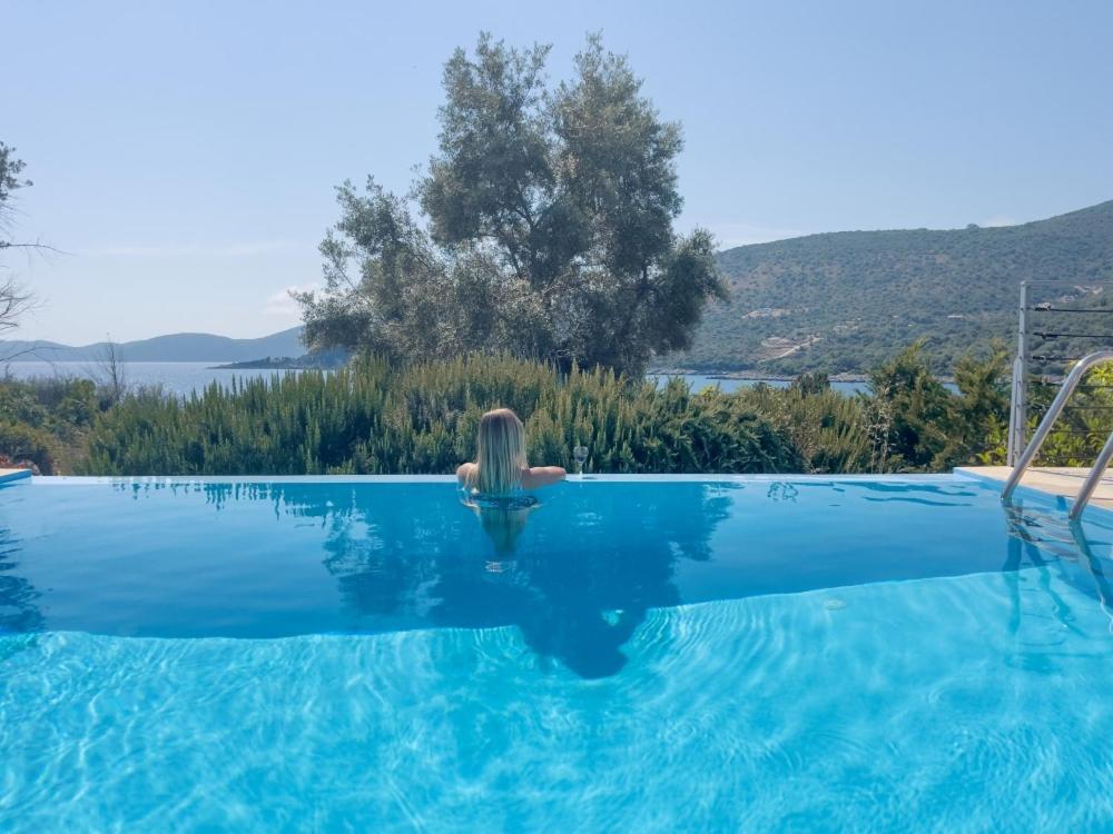 Zidanos Luxurious Sea Front Villa Marantochori Экстерьер фото