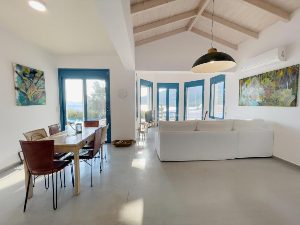 Zidanos Luxurious Sea Front Villa Marantochori Экстерьер фото