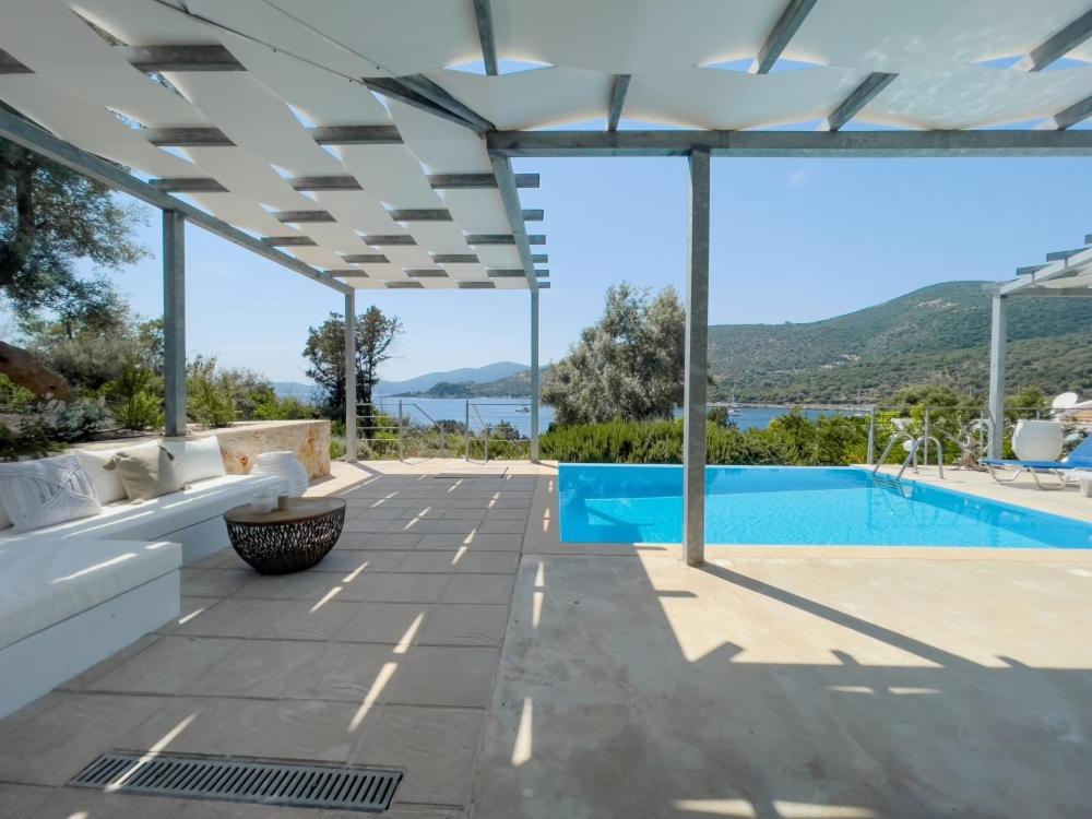 Zidanos Luxurious Sea Front Villa Marantochori Экстерьер фото